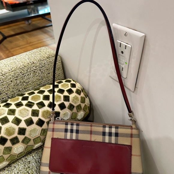 Burberry Bag - Picture 2 of 4